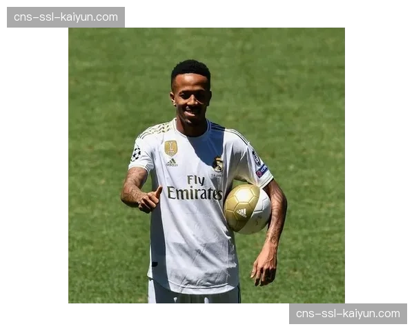 皇马官方：米利唐恢复完整合练，后防核心或可出战国家德比。